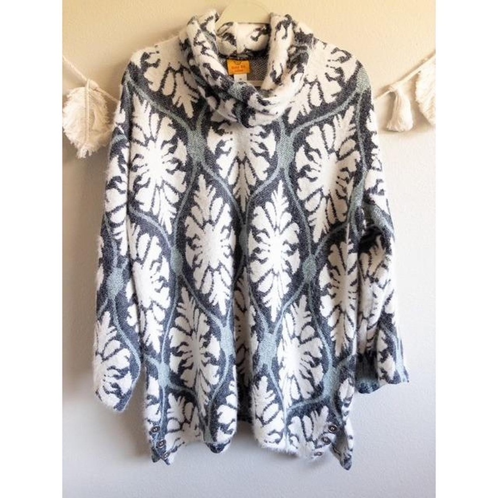 Ruby Rd. Gray And White Leaf Pattern Sweater - image 1